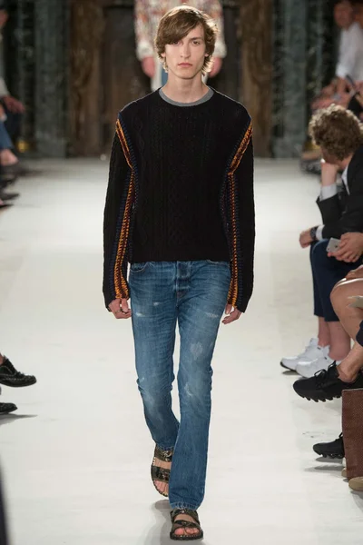 Look 37